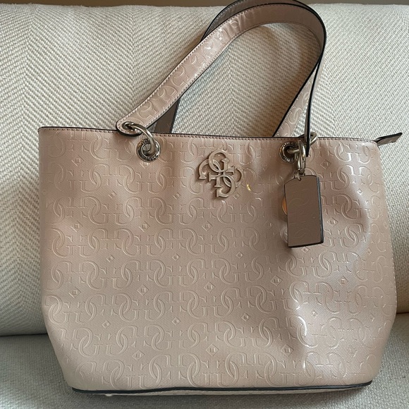 Guess purse - Picture 2 of 2